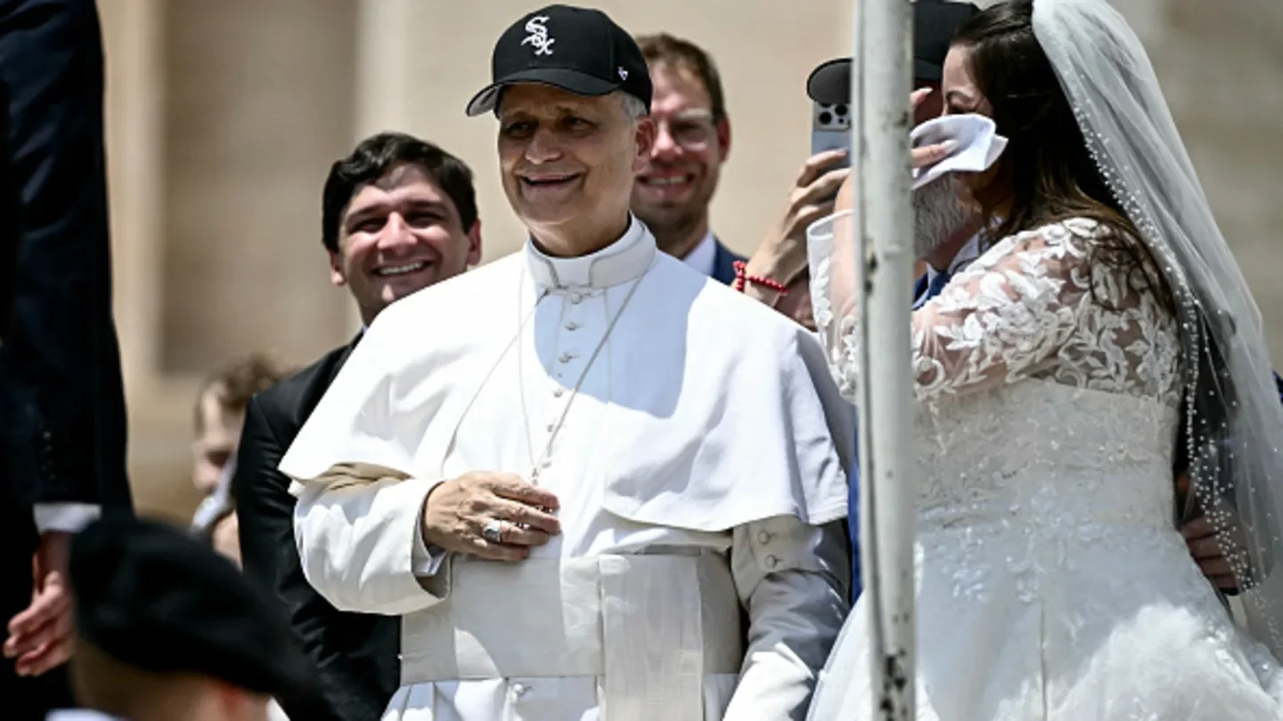 Pope Leo XIV Shows White Sox Fandom During Vatican Audience
