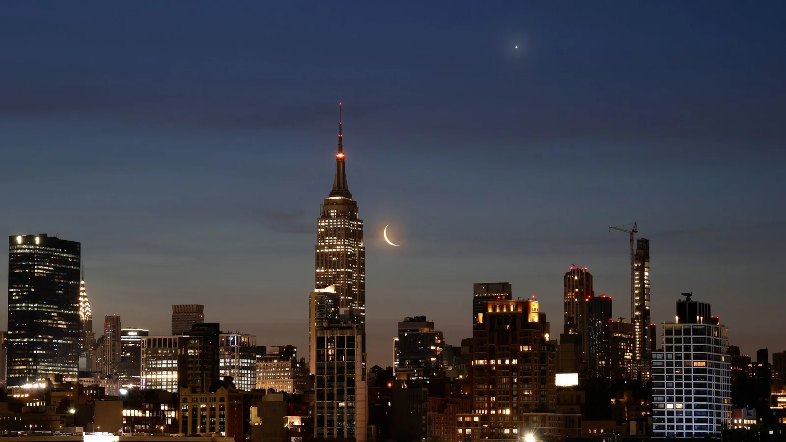 Before-Dawn Sky Triangle: Moon, Mars and Saturn Align for a May 14 Sky Show
