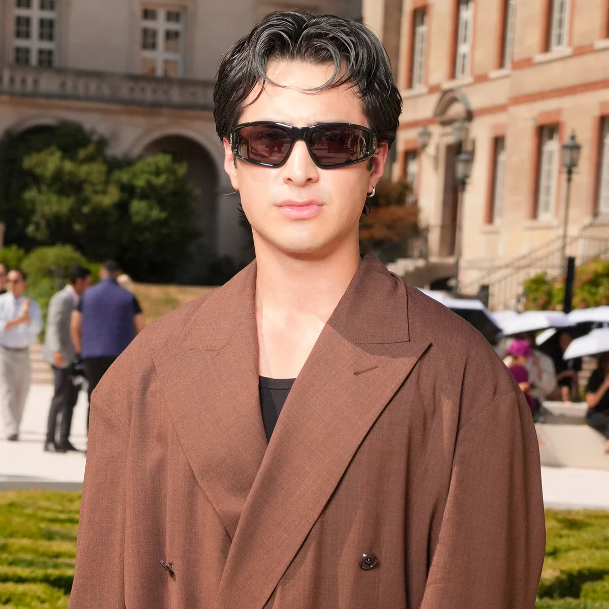Hudson Williams Faces Off with Autograph Sellers in Paris Fashion Week Fracas