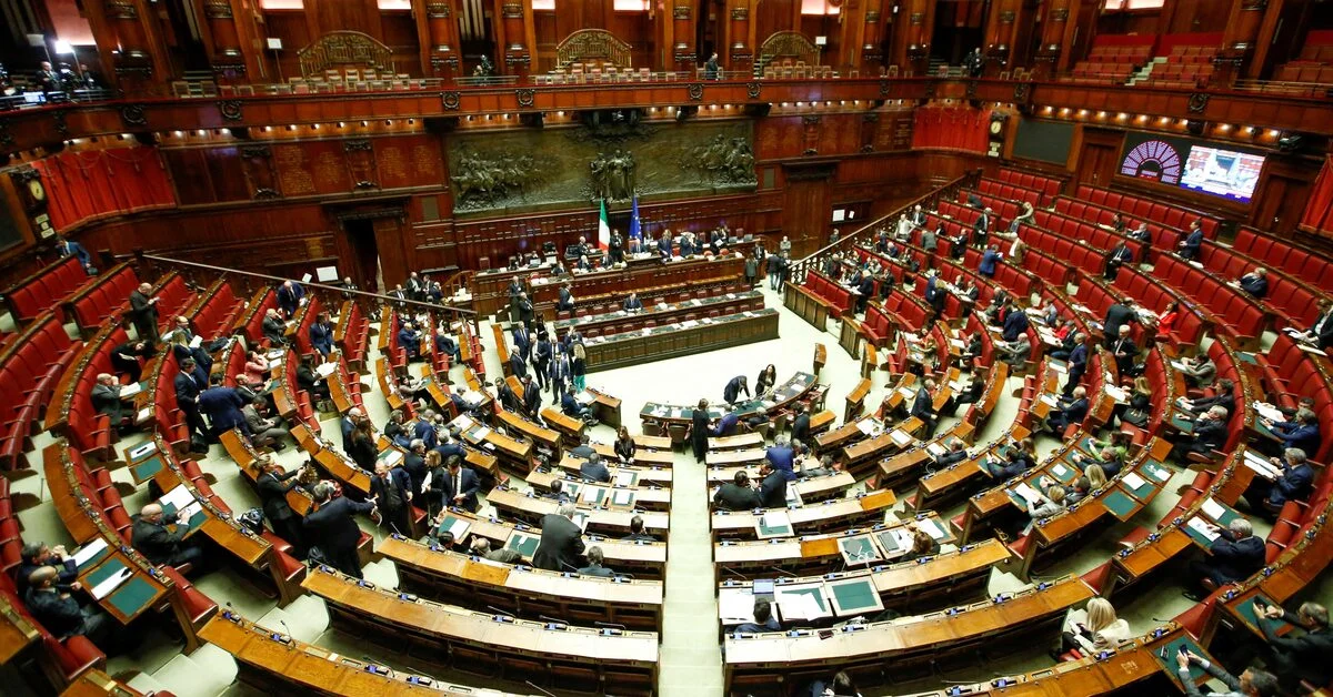 Italian MP Makes History by Breastfeeding Baby in Parliament