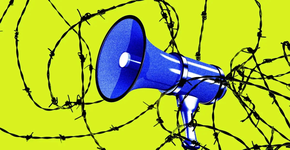ICE doorstep warnings ignite free-speech lawsuit over online critics