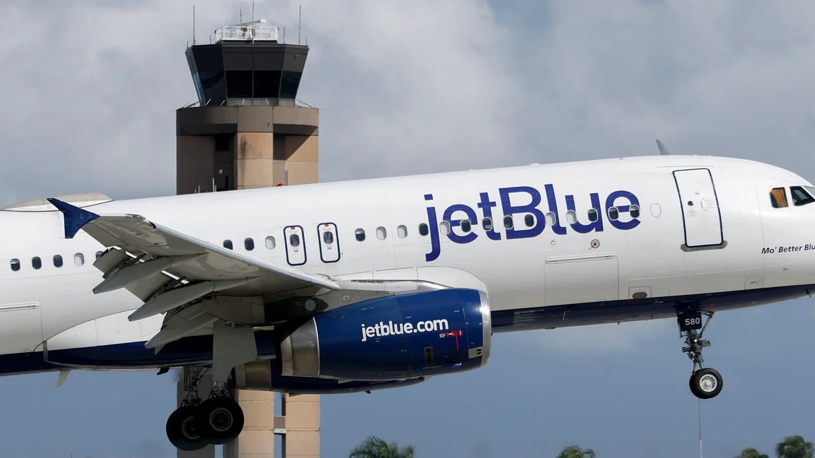 JetBlue trims NYC bases to fuel Fort Lauderdale expansion