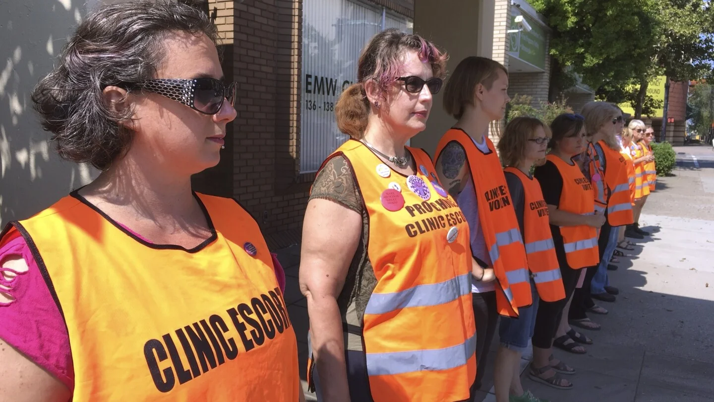 "Kentucky Woman's Abortion Request Denied as Embryo Shows No Heartbeat"