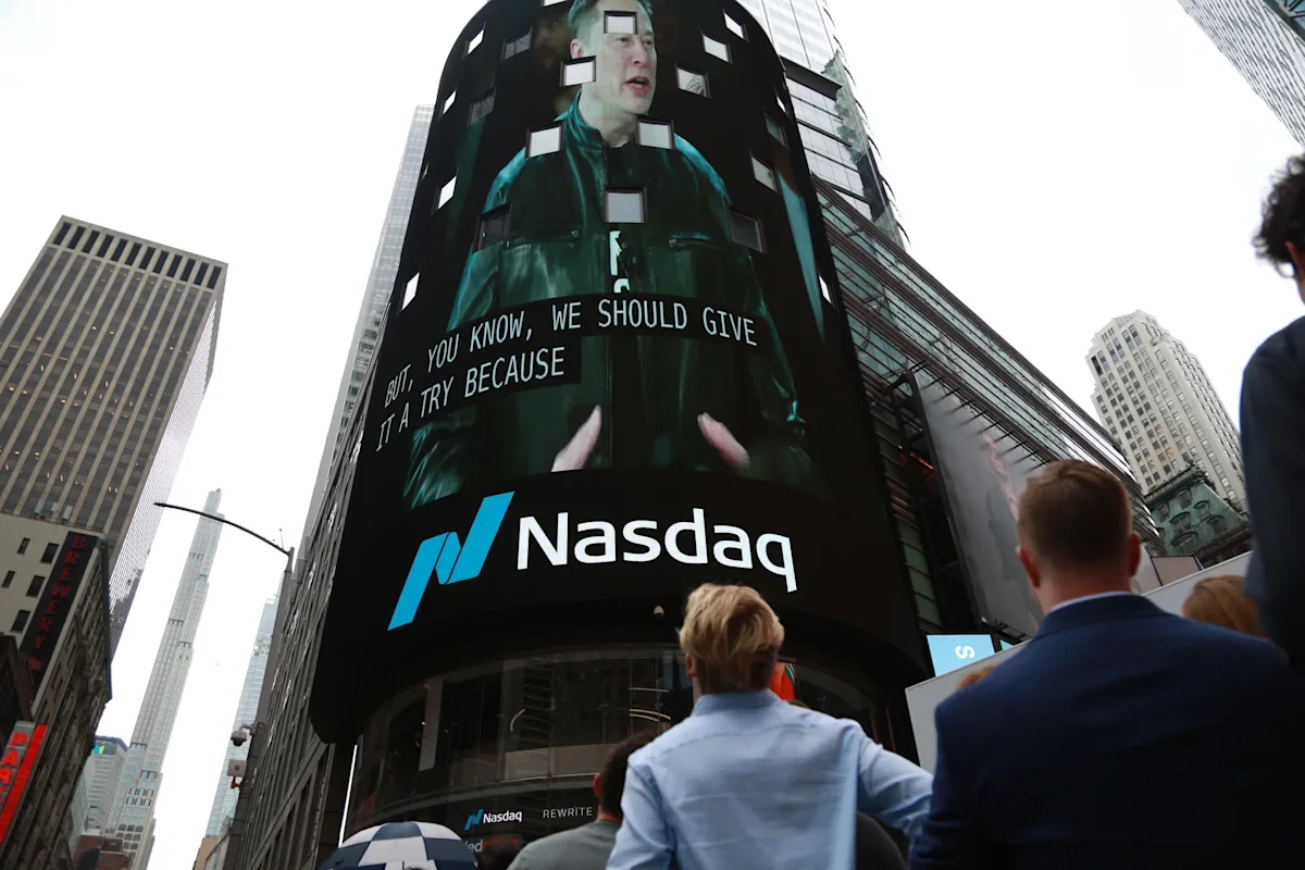 SpaceX shares slip below IPO price as bullish analyst coverage hits