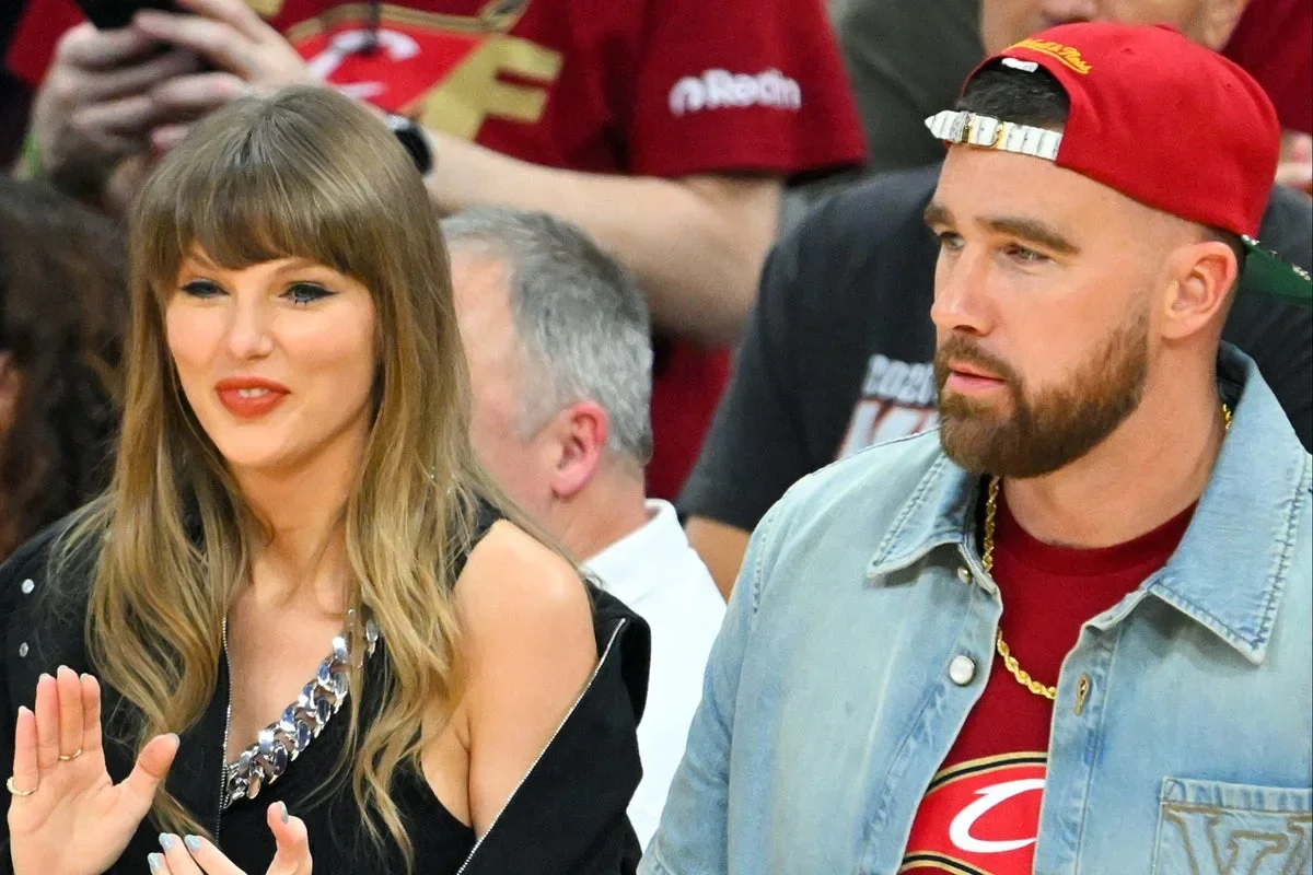 Rhode Island wedding rumor draws crowds as Taylor Swift is absent