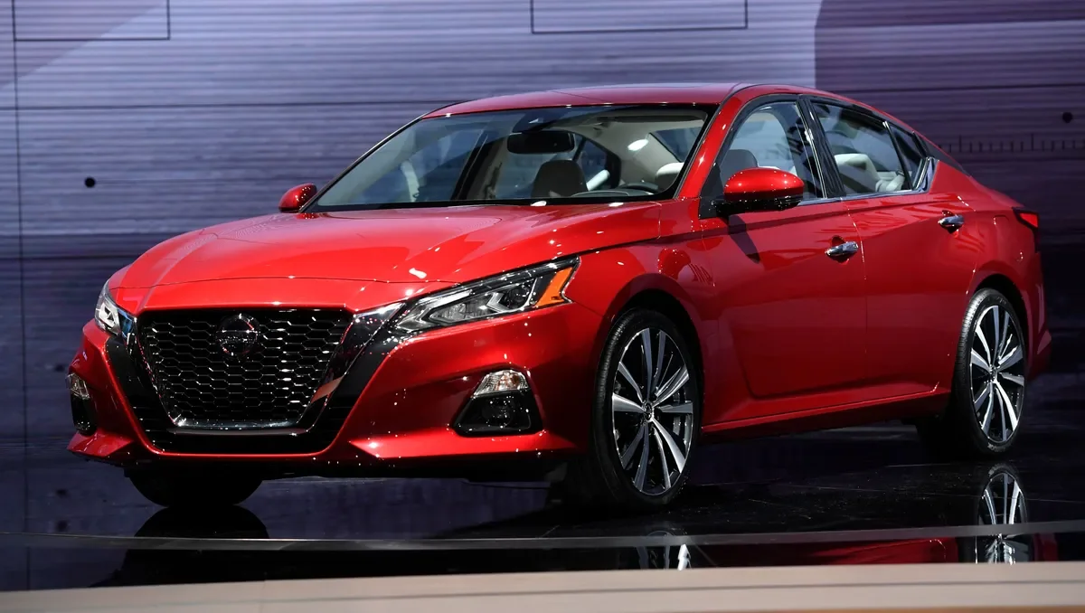 "Major Car Manufacturers Recall 195K Vehicles: Nissan, Kia, Mercedes-Benz, Ford Included"