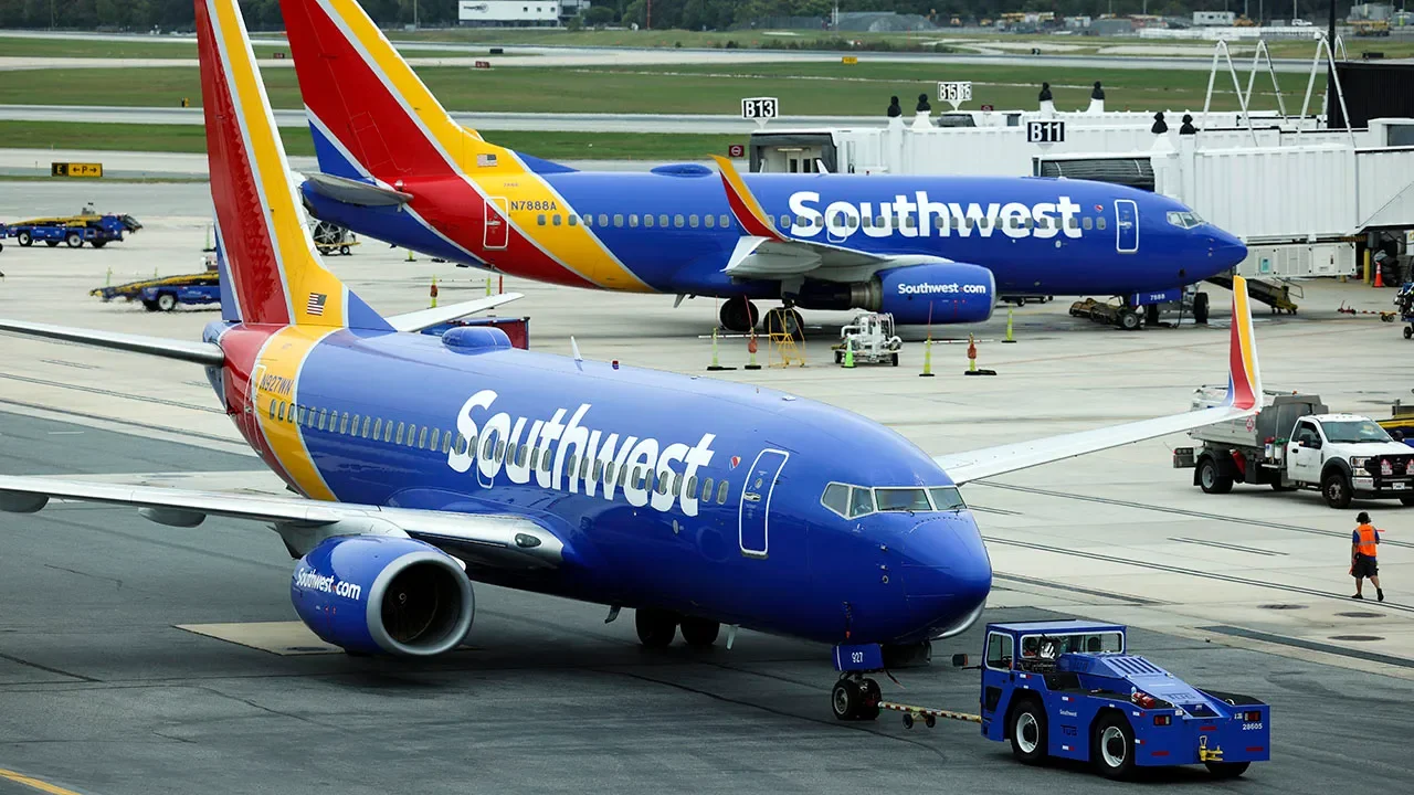 Off-duty pilot saves the day during in-flight emergencies.