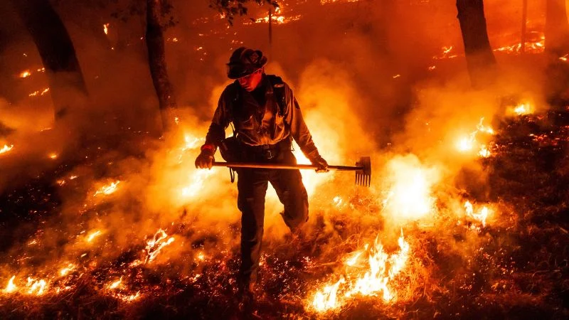Wildfires in California and Oregon Prompt Evacuations Amid Severe Heat