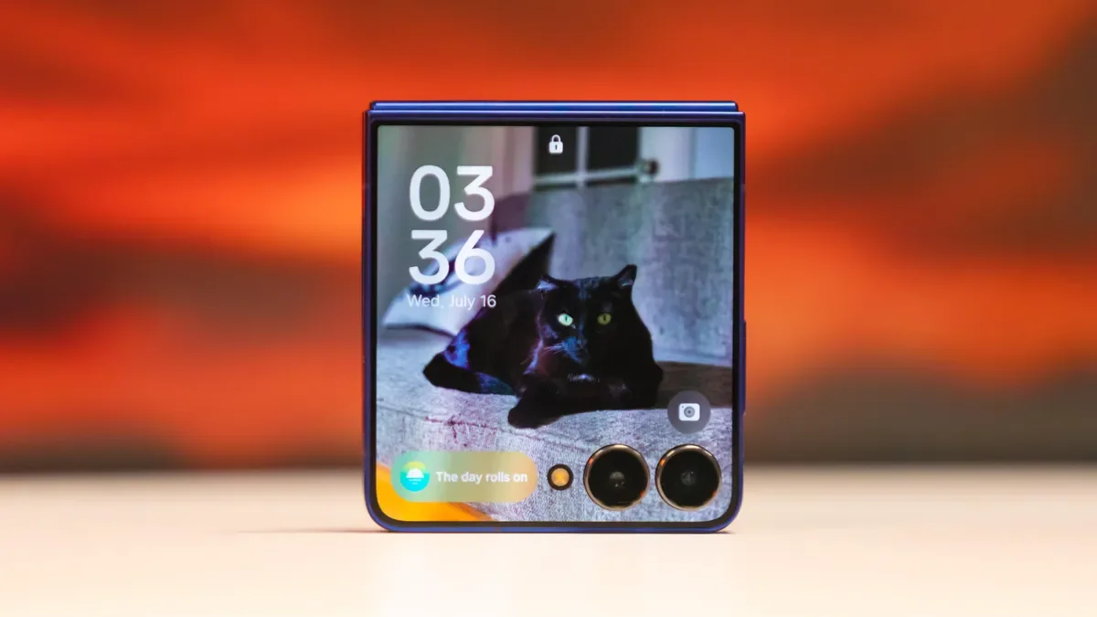 Flip 8 Rumors Hint at Slim, Crease-Reduced Design and $1,200 Start