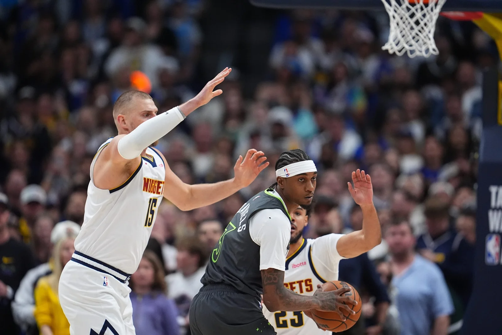 Wolves ignite playoff-grade surge with dominant Game 3 win over Nuggets