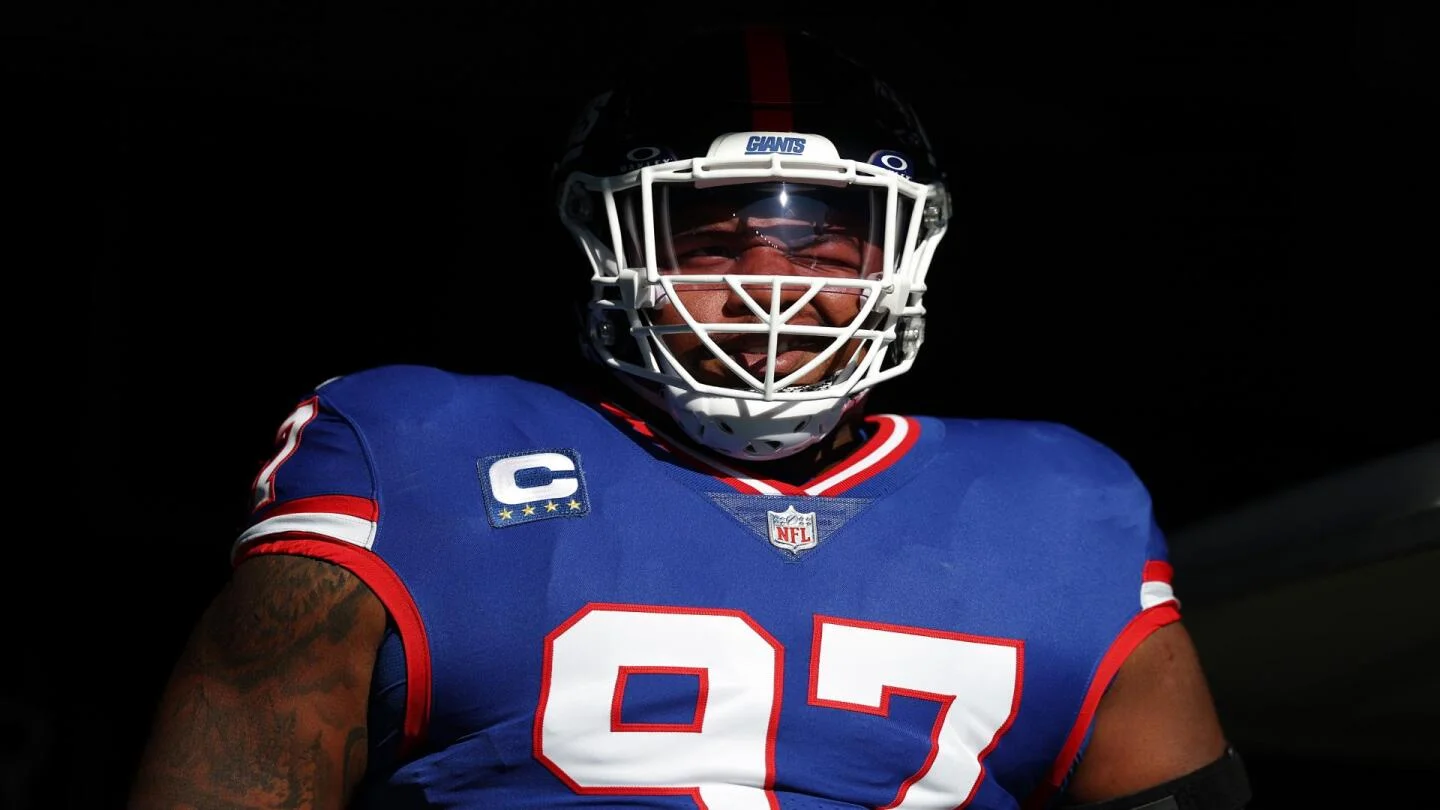 Giants weigh a lucrative extension vs. first-round trade for Dexter Lawrence