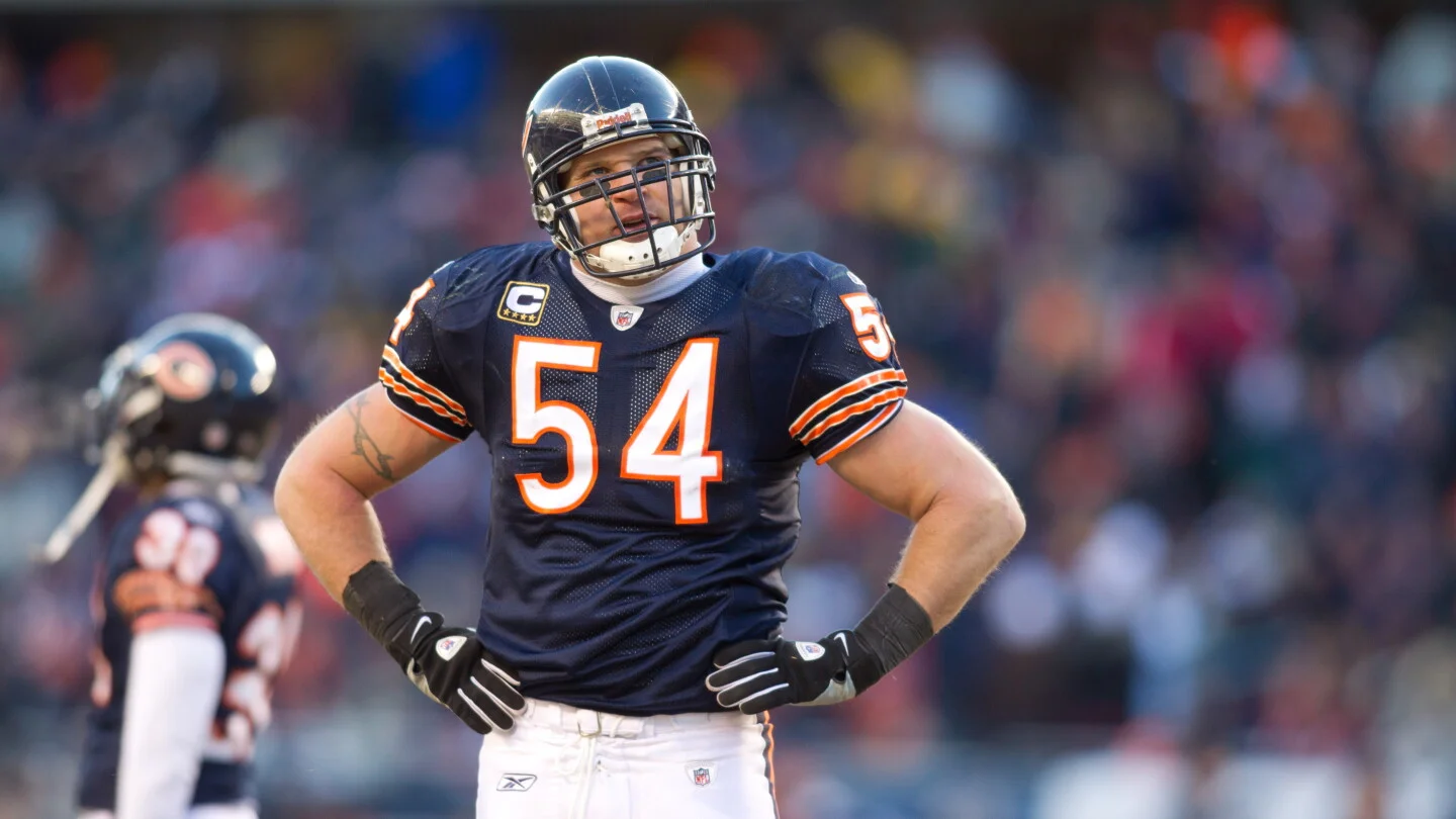 Urlacher: Bears belong outdoors, not under any dome