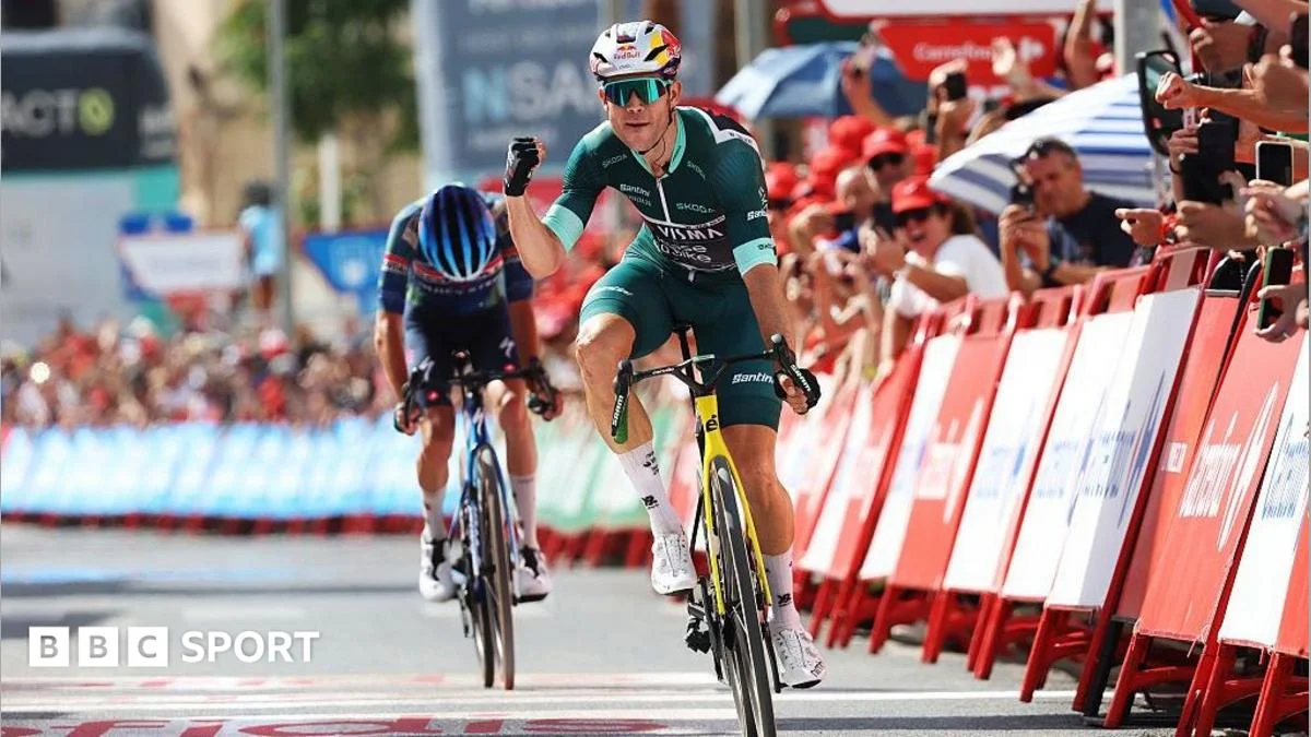Van Aert seals sprint victory from massive breakaway on Vuelta stage 13