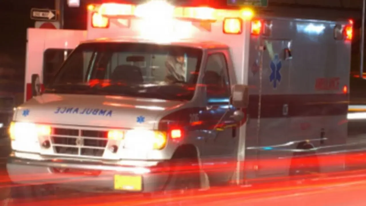 Fatal Car Crash Occurs While Transporting Shooting Victim to Chicago Hospital