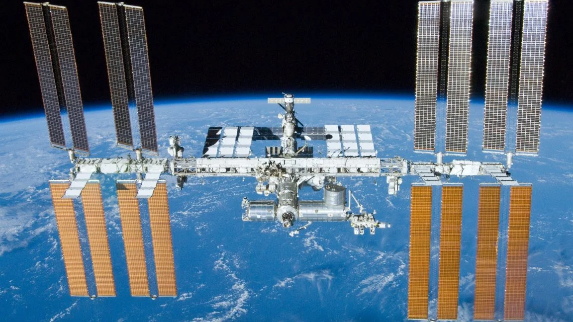 ISS Faces Fresh Leak From Russian Module, Reigniting Talks on Its Future
