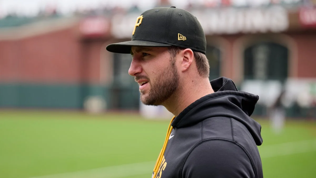 Braves land ex-Giants top prospect Joey Bart in Pirates swap