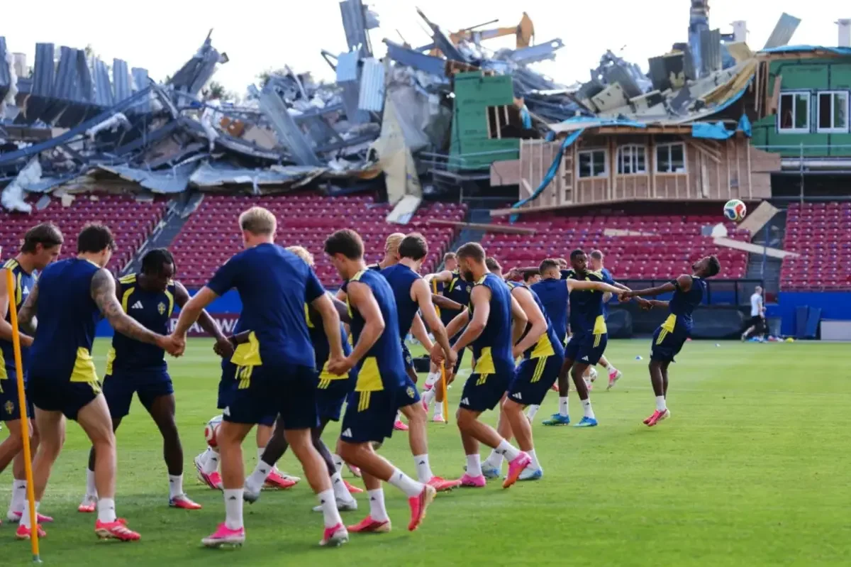 Sweden train beside demolition site ahead of World Cup clash