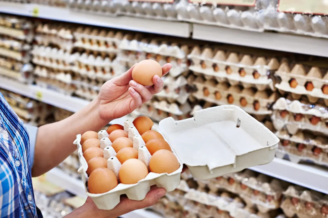 Food prices fluctuate as businesses struggle with inflation.