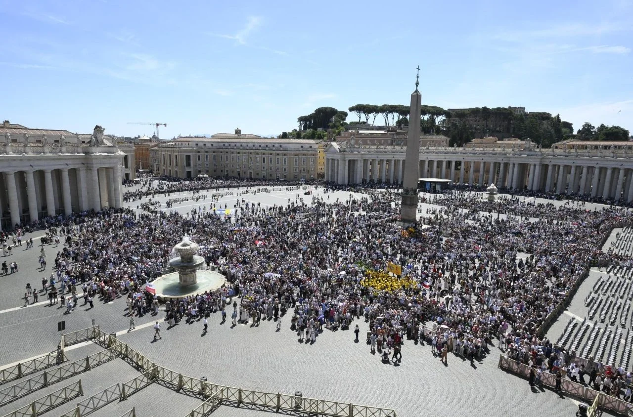 Pope Honors Journalists on World Press Freedom Day