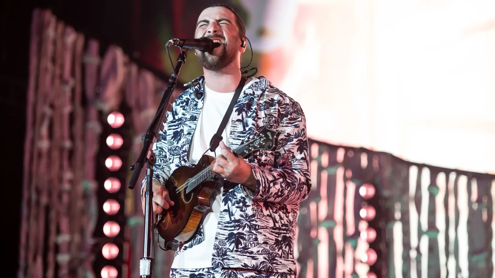 Noah Kahan Scraps Queens Gig as Storms Roll In