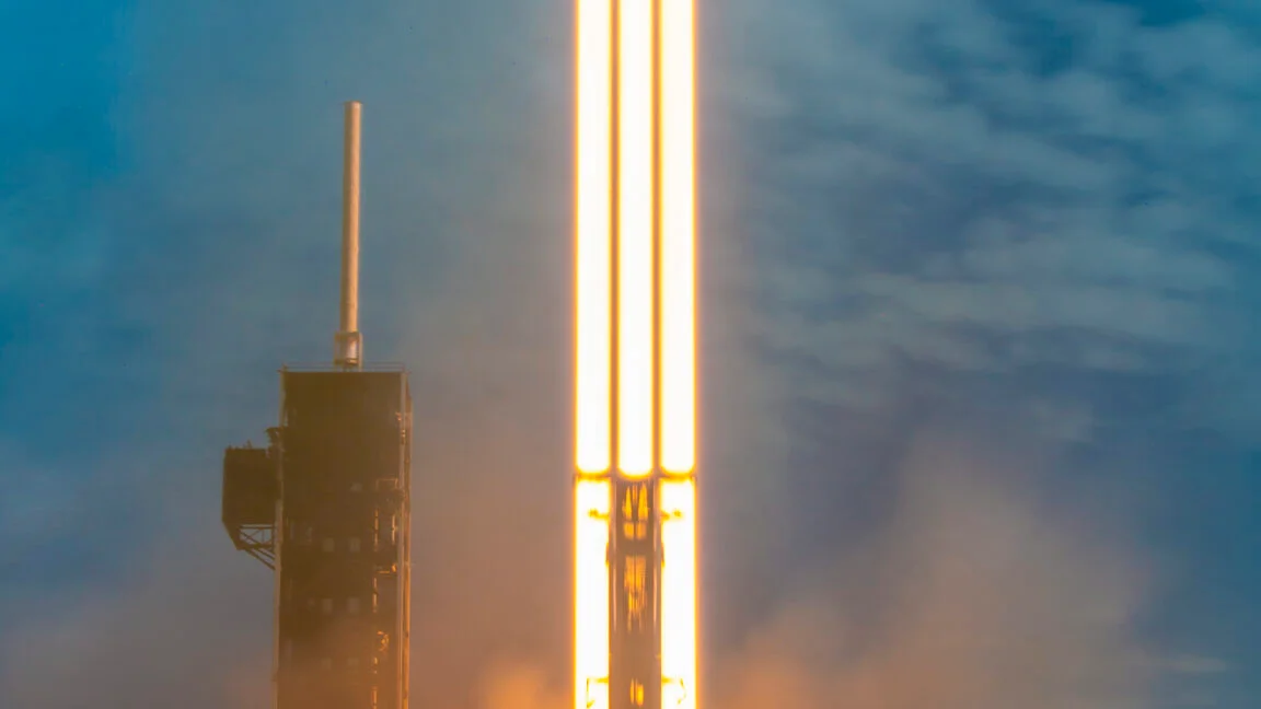 Falcon Heavy Returns as Soyuz-5 Debuts and Amazon Leo Expands