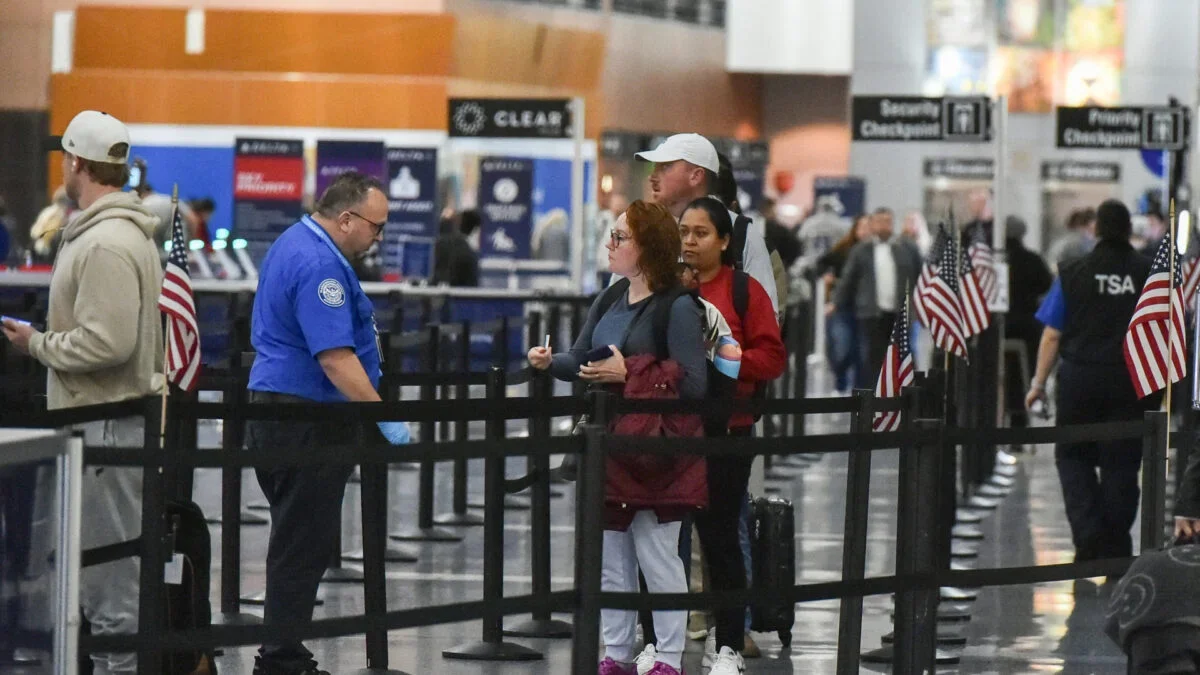 Boston Trials Off-Site TSA Screening to Bypass Logan Lines