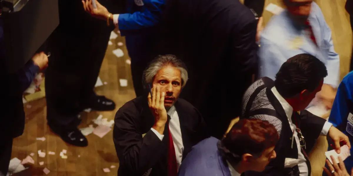 "Experts Predict Economic Turmoil: Stock Market Crash, Crypto Apocalypse, and Real Estate Woes"