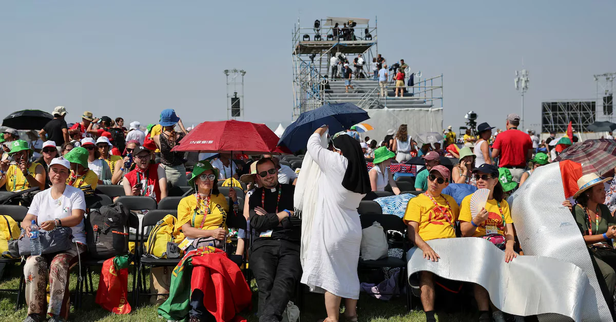 Heatwave Grips Portugal as Catholics Await Pope's Visit