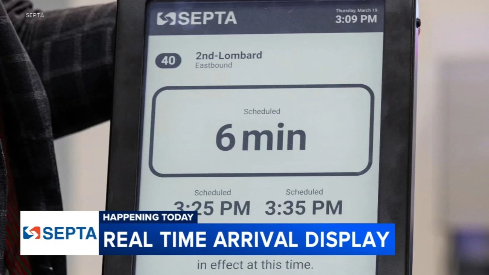 SEPTA tests solar-powered digital real-time bus arrivals in South Philadelphia