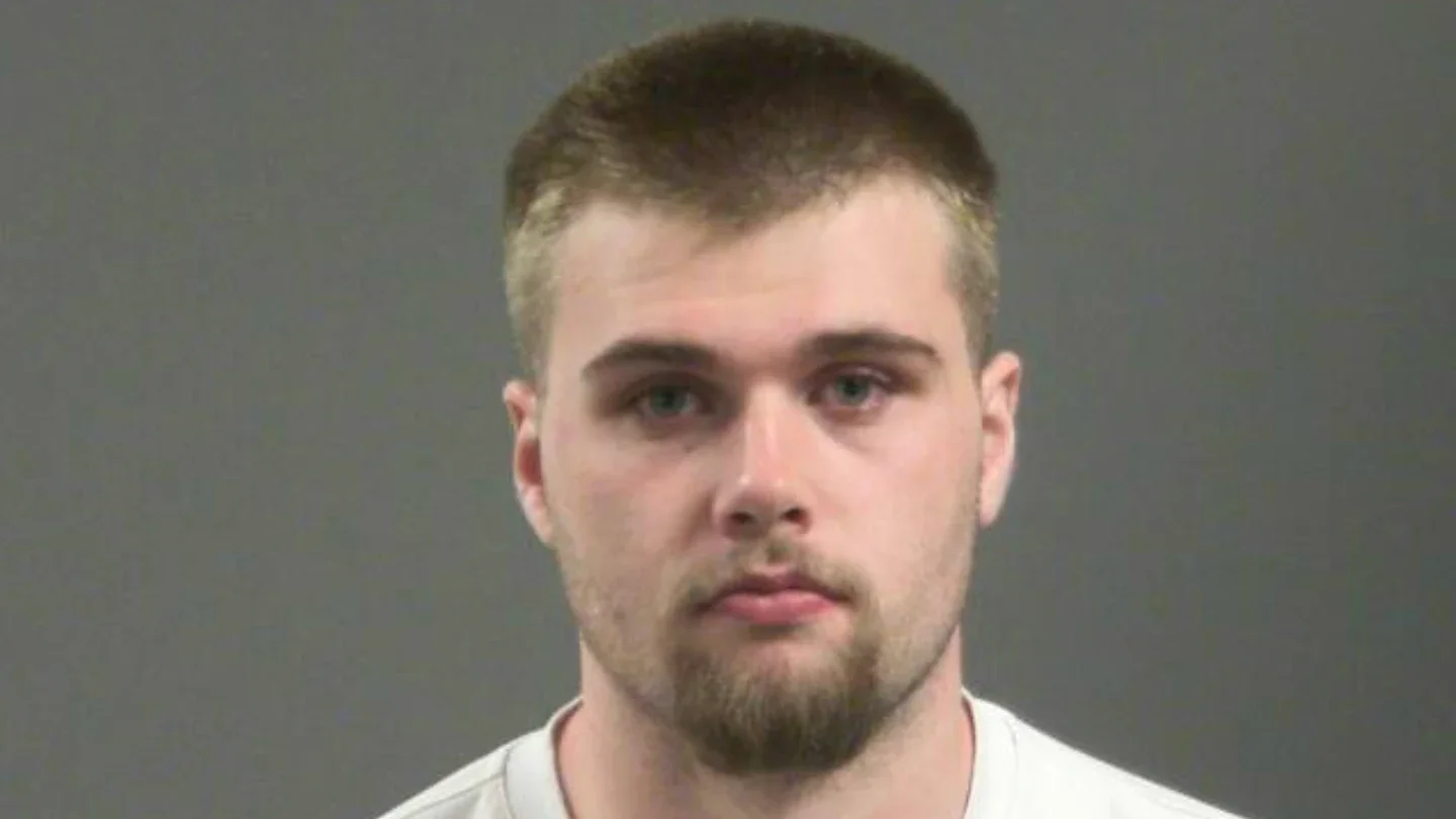 Gophers QB Drake Lindsey Charged in Arkansas for Underage Drinking and Fake ID