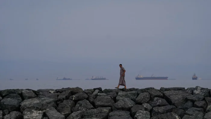 Big oil traders brace for protracted Iran conflict
