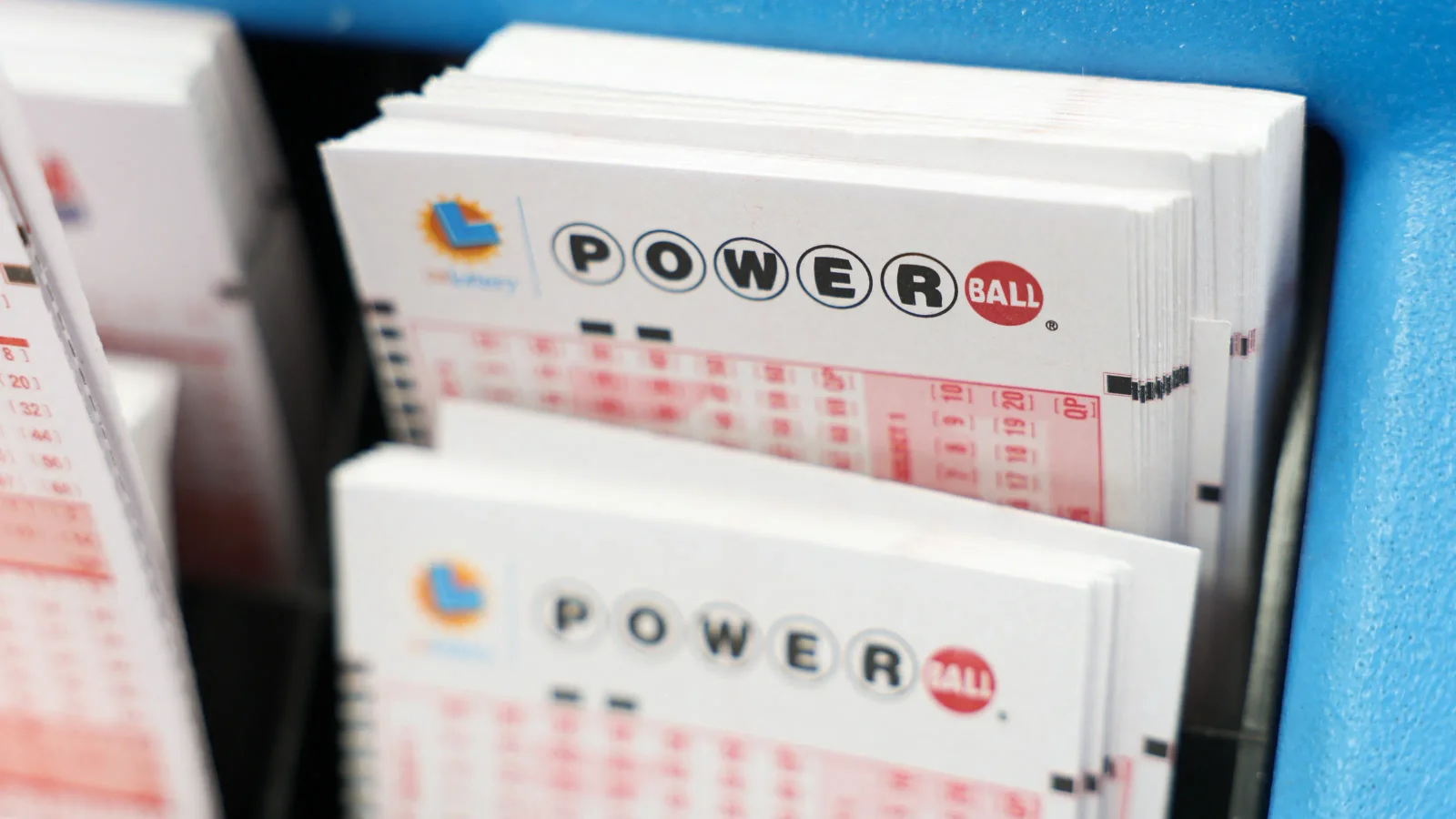 Illinois lands $1B Powerball prize as Michigan tickets hit $50K