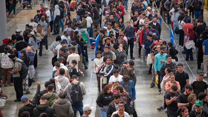 Spain's immigration amnesty draws 1.2 million hopefuls