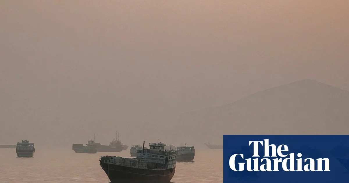 US strikes test fragile Iran–US ceasefire near Strait of Hormuz