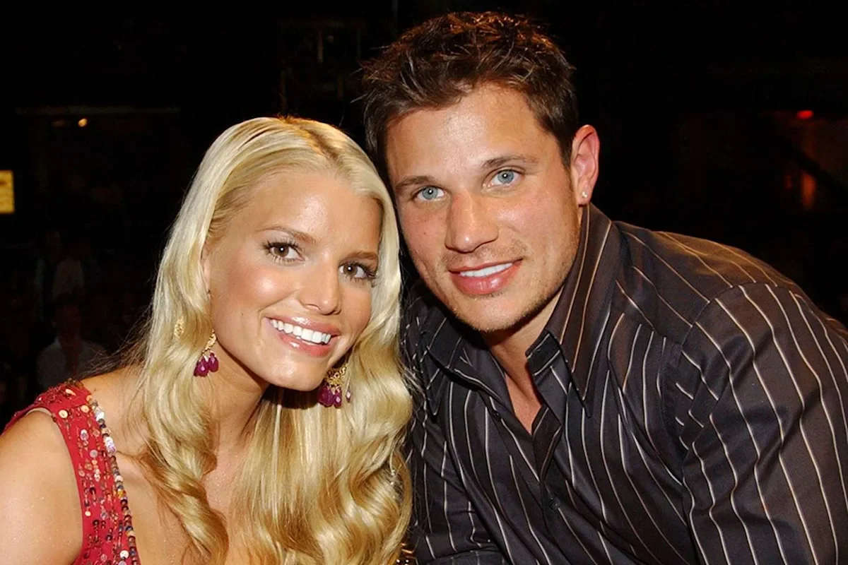 Lachey opens up about a 20-year-old run-in with Jessica Simpson on a Hawaii flight