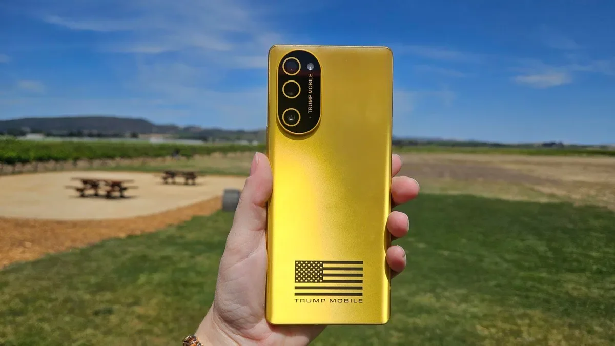 Trump T1 Likely HTC U24 Pro Rebrand in Gold