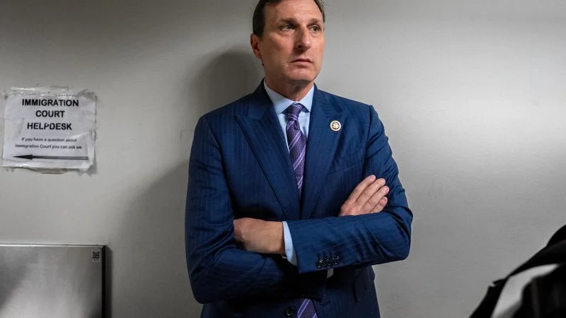 Brooklyn cafe bans Rep. Goldman over Israel stance, fueling primary clash