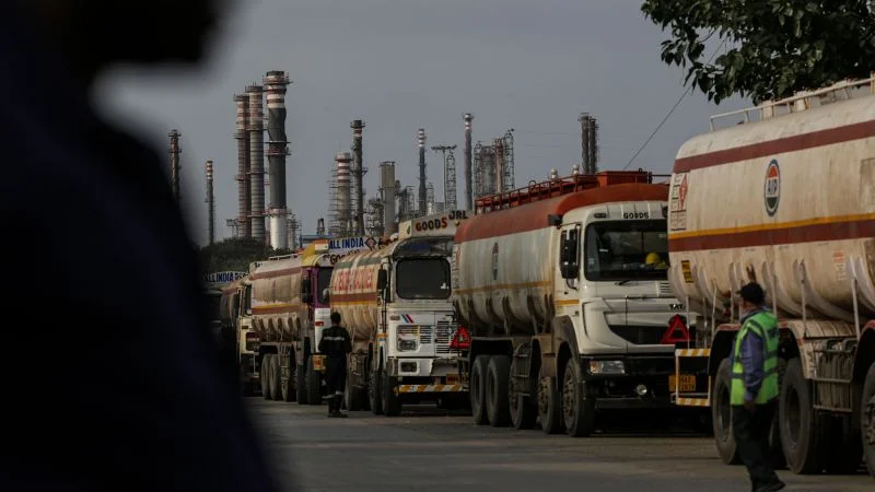 Trump Threatens 50% Tariffs on India Over Russian Oil Imports