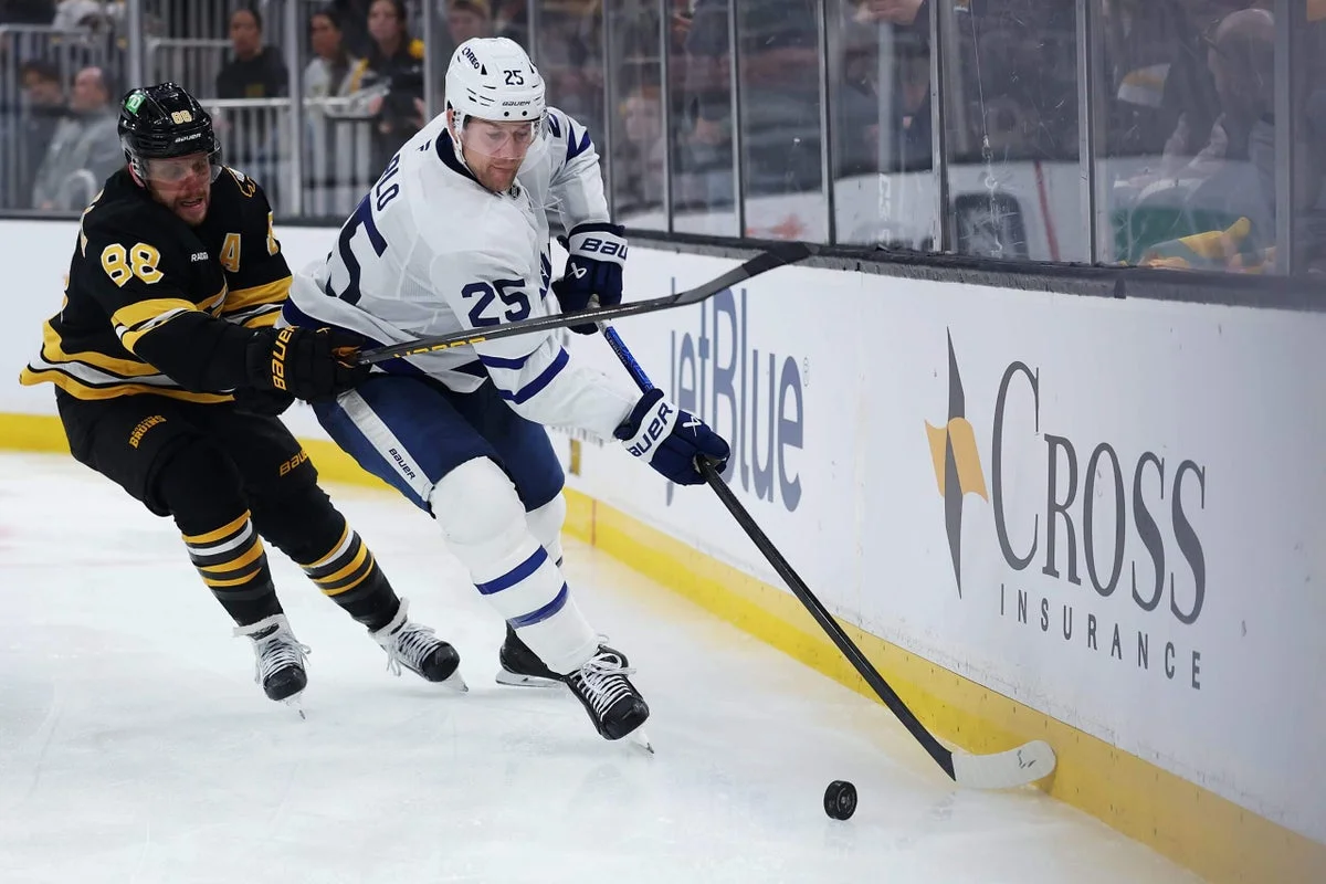 Leafs reshuffle blue line as Carlo heads to Blues for draft picks