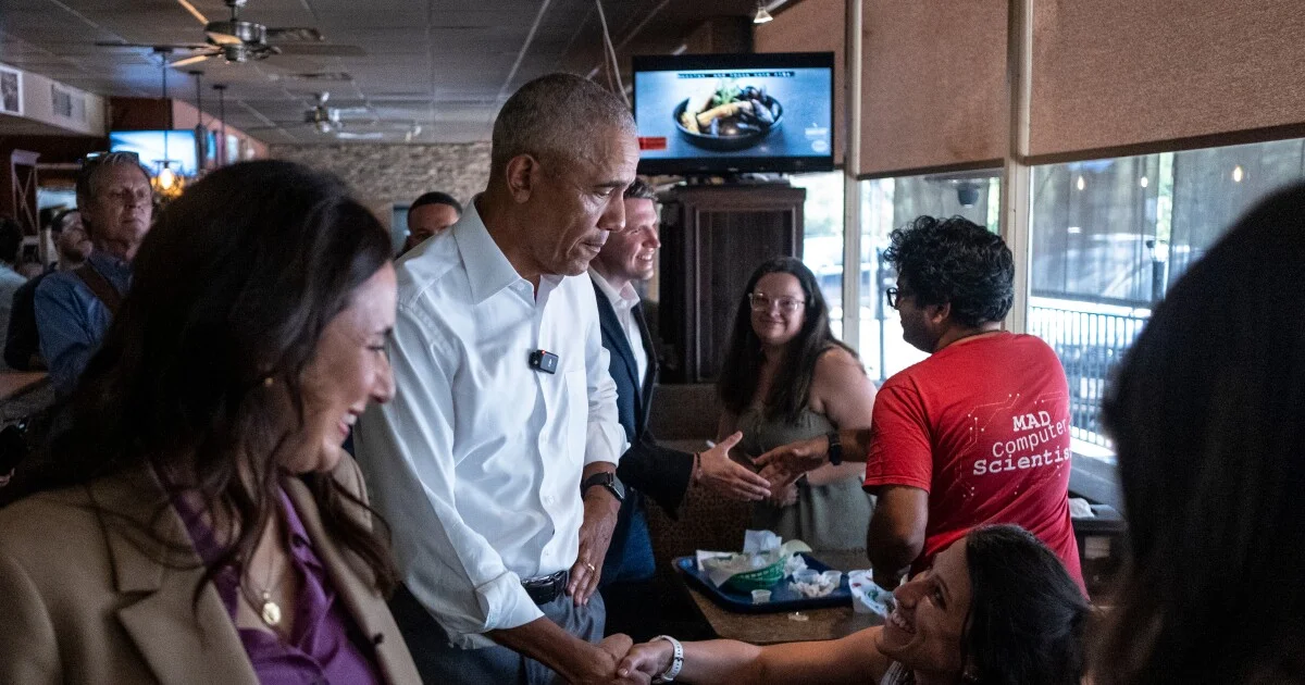 Obama makes surprise Austin stop to back Texas Democrats at taco joint