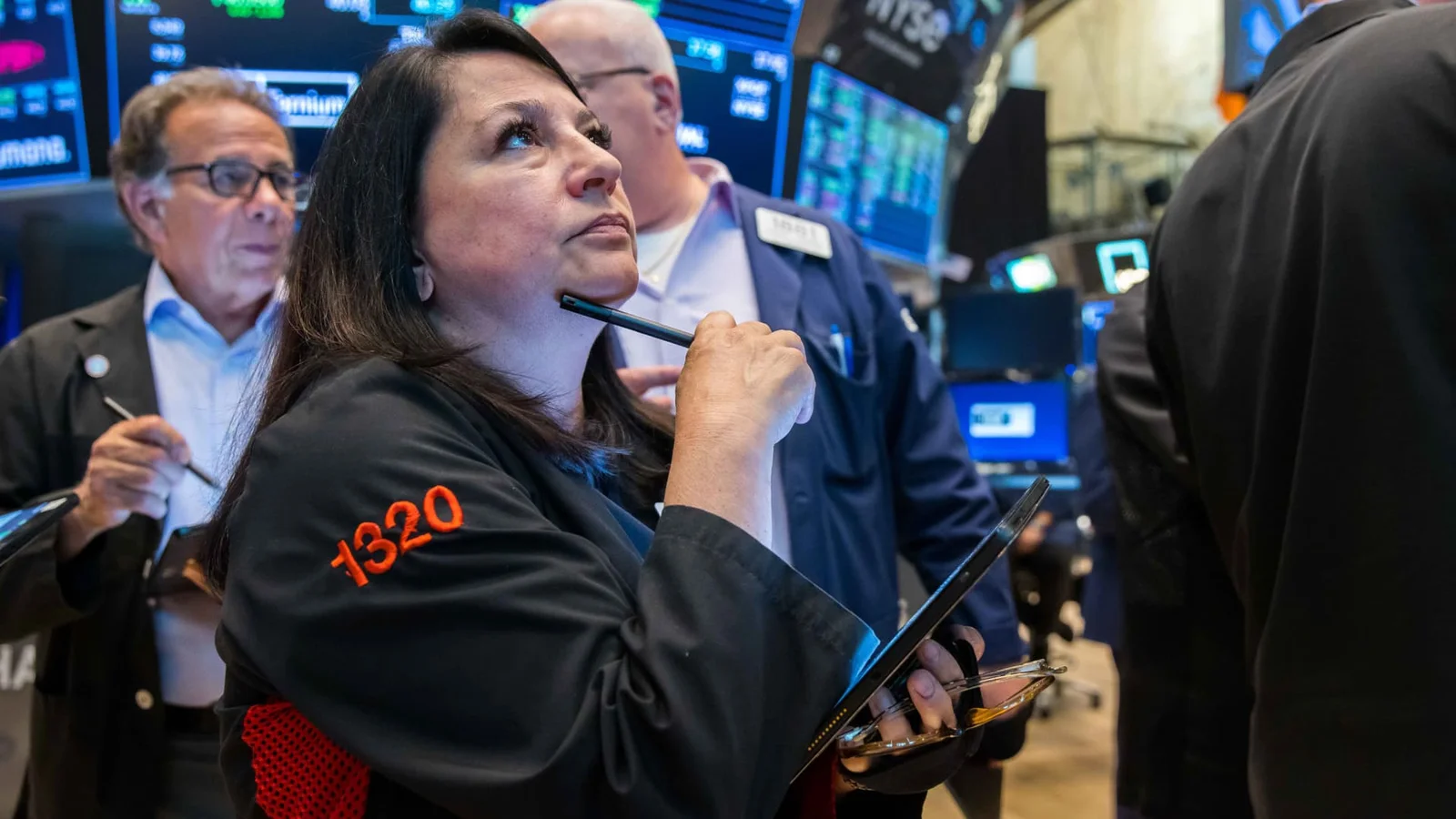 Stocks Rally as Techs Rebound and Dow Extends Winning Streak