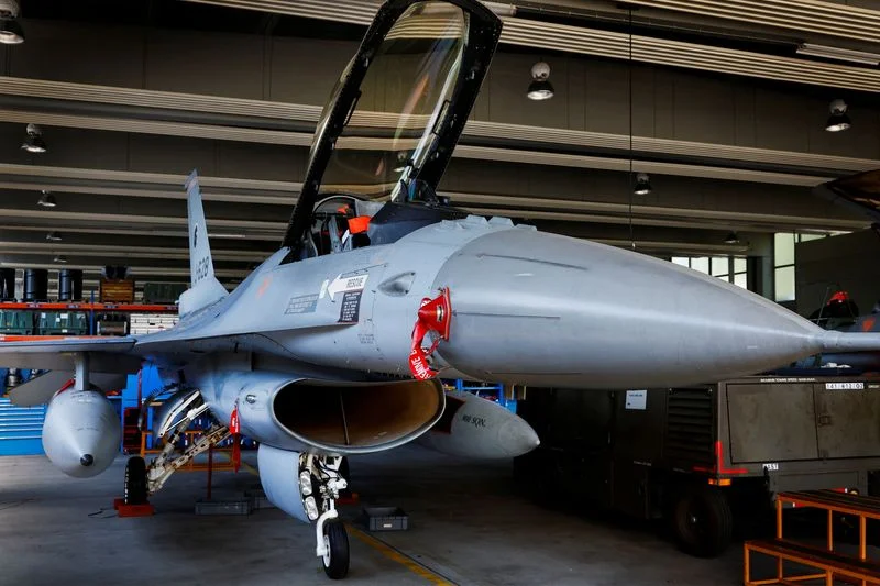 Ukrainian Pilots to Begin F-16 Training in July.