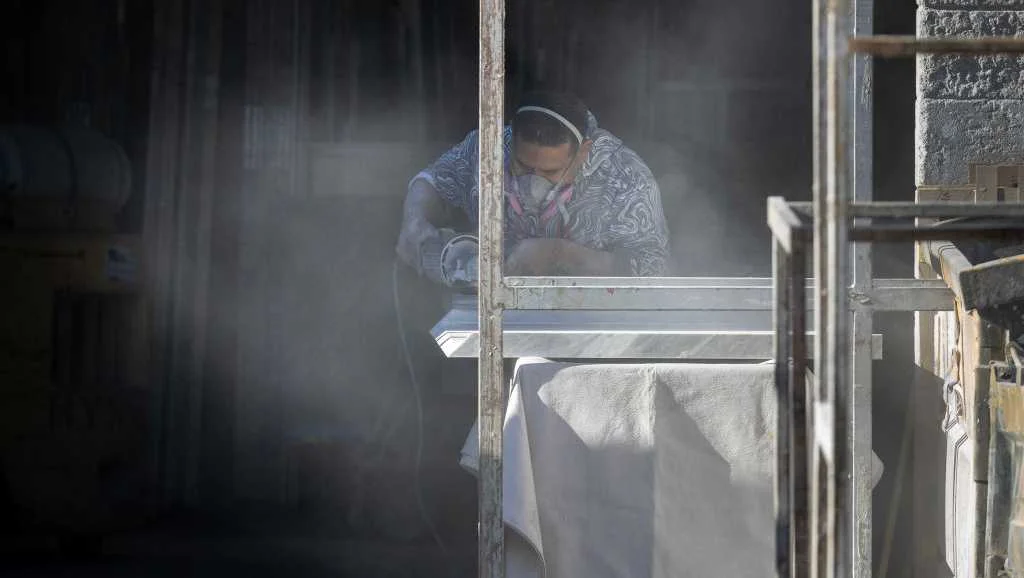 Quartz Countertop Workers in California Face Deadly Silicosis Spike