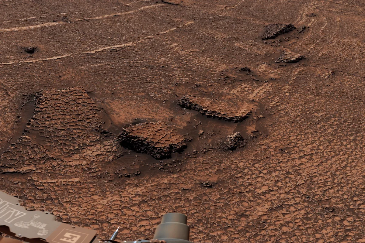 Mars honeycomb mystery deepens as Curiosity spots sea of polygons