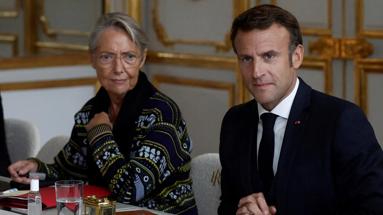 French PM seeks to ease tensions with opposition and unions amidst pension crisis