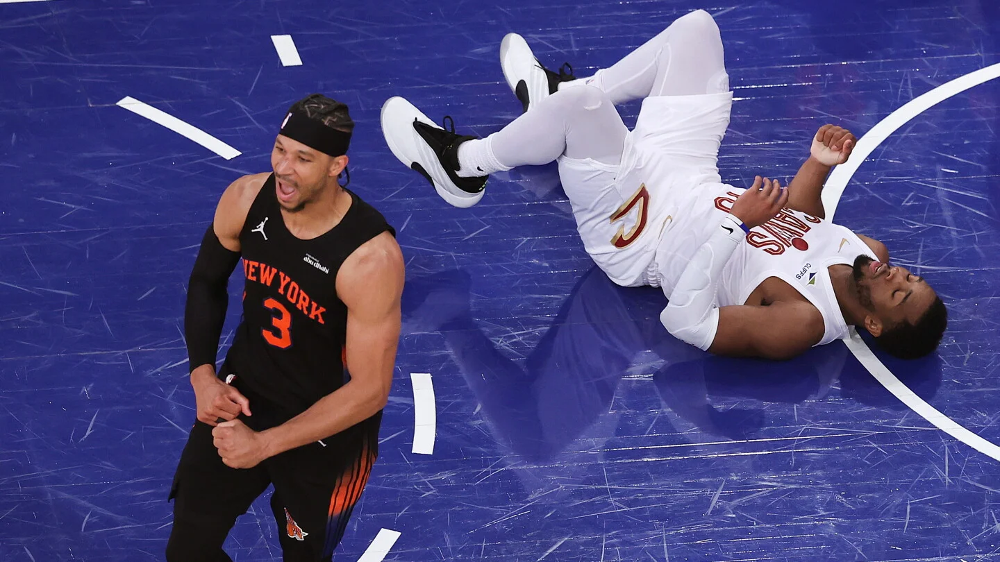 Hart fuels Knicks' 18-0 third-quarter burst to seize 2-0 series lead