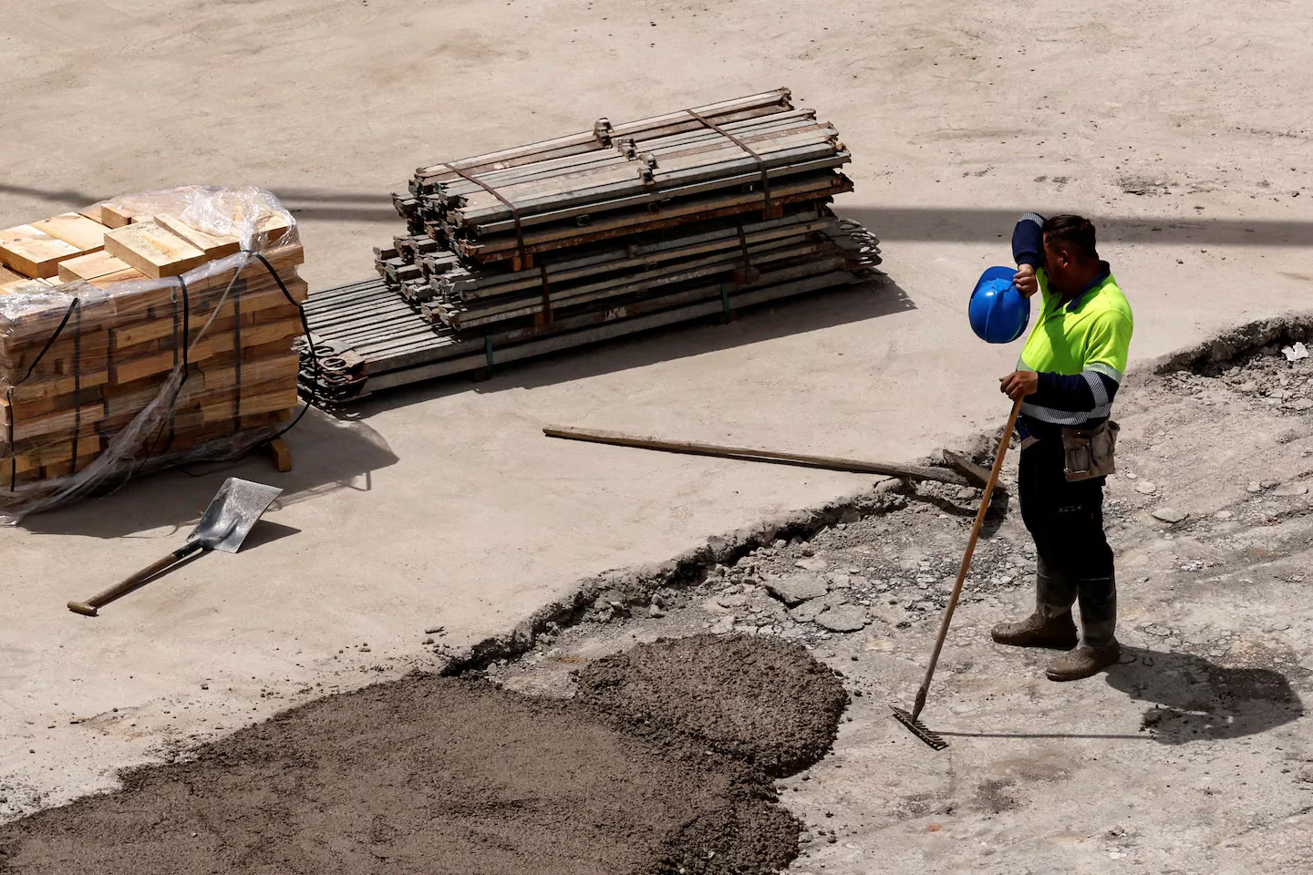 Spain's record heat may have caused hundreds of excess deaths, study finds
