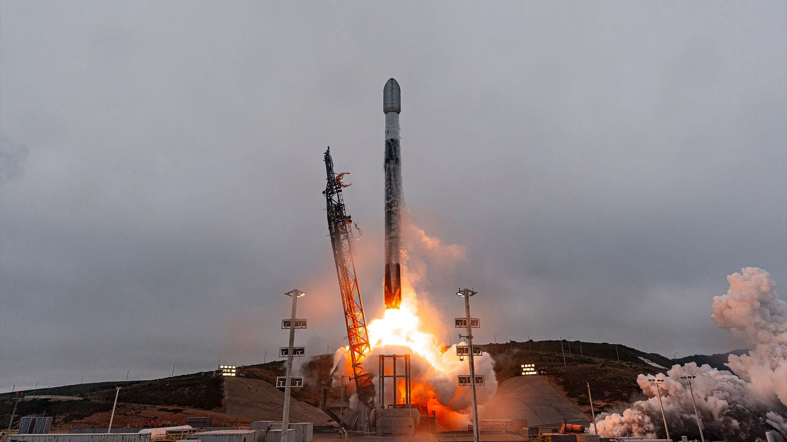 SpaceX launches 24 Starlink satellites on its public debut