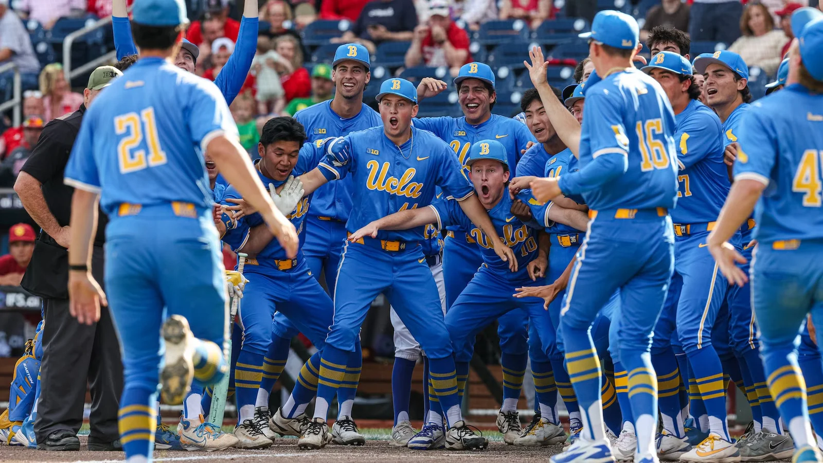 Road to Omaha opens as 16 NCAA regionals start with 32 games