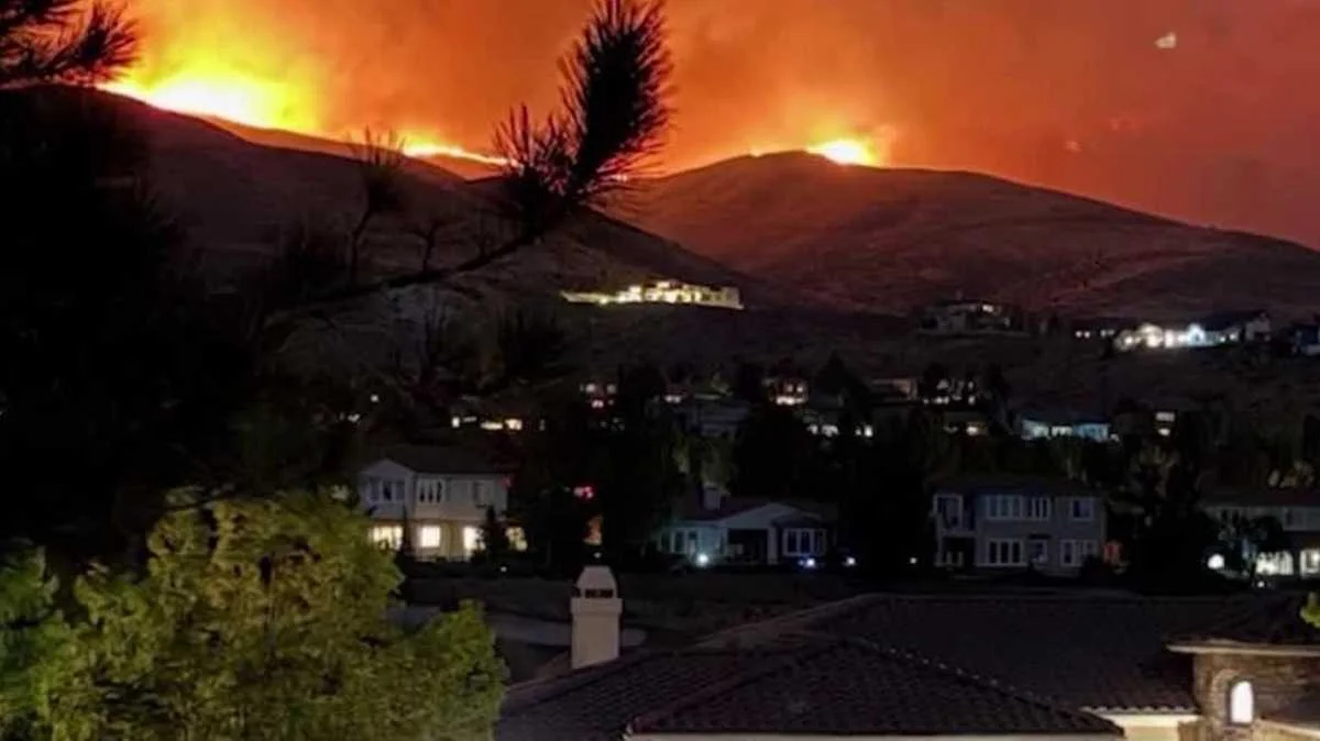 Hawk Fire Near Verdi Triggers Evacuations and Power Outages